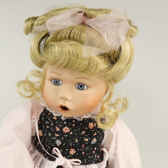 1991 Knowles My Closet Friend Evie Boo Bear And Me Porcelain Doll /w stand FCJE3 - Picture 2 of 12